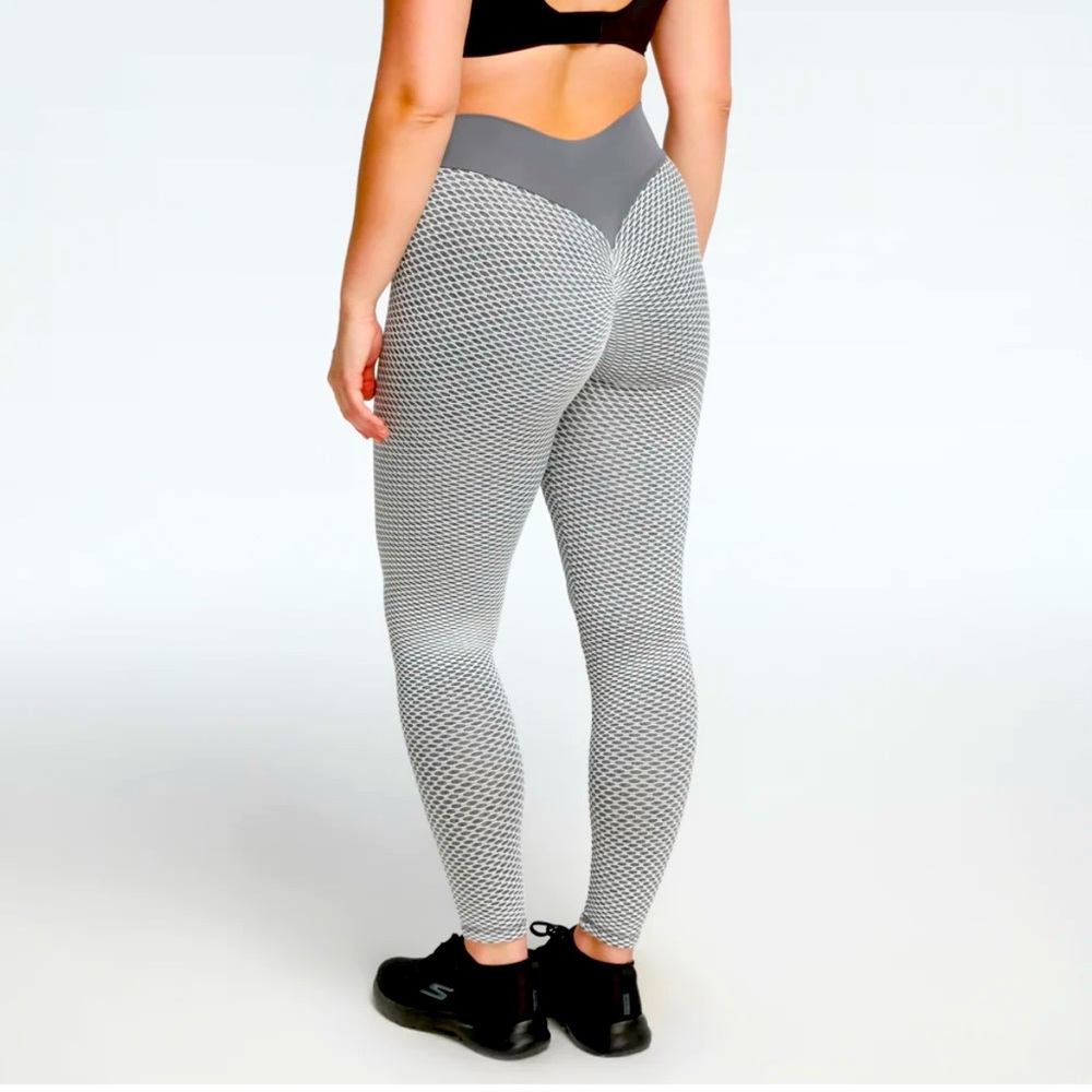 Lifted Textured Scrunch Leggings (Gray)